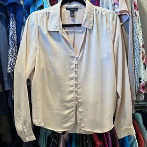 Forever 21 blouse cream color size large. Covered buttons. Beautiful top